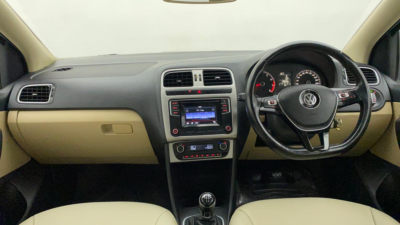 2016 Volkswagen Ameo HIGHLINE1.2L, Petrol, Manual, 42,048 km, Dashboard