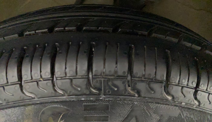 2016 Maruti Alto 800 LXI, Petrol, Manual, 27,010 km, Right Rear Tyre Tread