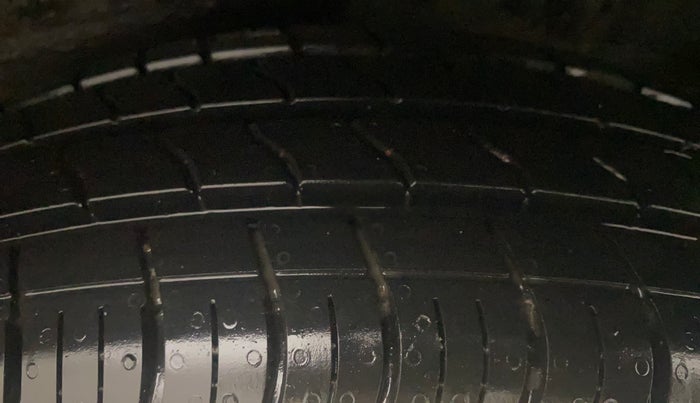 2014 Maruti Wagon R 1.0 VXI, Petrol, Manual, 55,241 km, Left Rear Tyre Tread