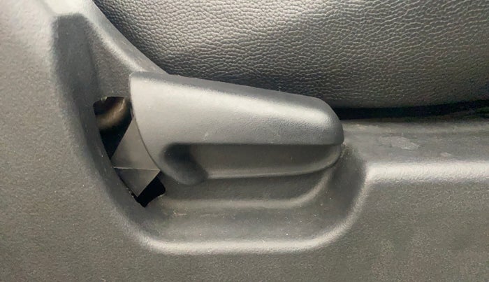 2014 Maruti Wagon R 1.0 VXI, Petrol, Manual, 55,241 km, Driver Side Adjustment Panel
