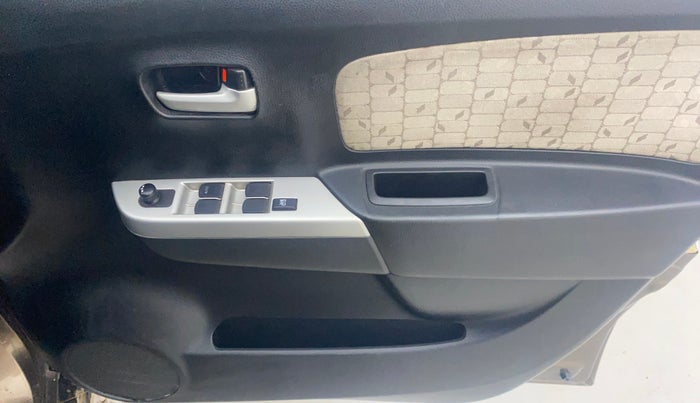2014 Maruti Wagon R 1.0 VXI, Petrol, Manual, 55,241 km, Driver Side Door Panels Control
