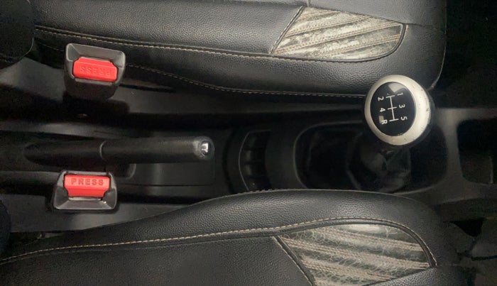 2014 Maruti Wagon R 1.0 VXI, Petrol, Manual, 55,241 km, Gear Lever