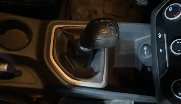 2017 Hyundai Creta E PLUS 1.6 PETROL, Petrol, Manual, 1,00,096 km, Gear Lever