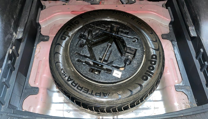 2017 Hyundai Creta E PLUS 1.6 PETROL, Petrol, Manual, 1,00,096 km, Spare Tyre