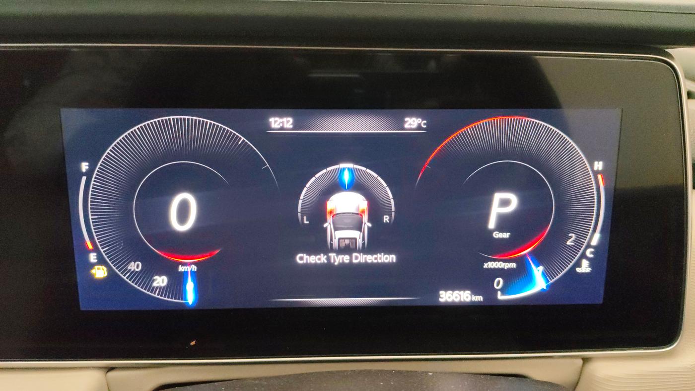 2023 Mahindra XUV700 AX 5 D AT 7 STR, Diesel, Automatic, 36,616 km, Odometer Image