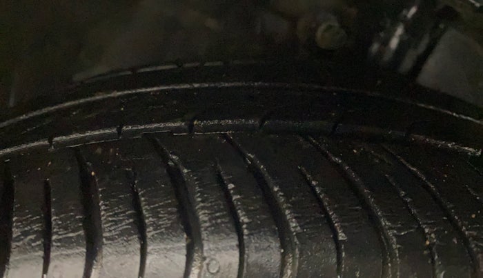2019 Ford New Figo TITANIUM 1.2 PETROL MT, Petrol, Manual, 28,912 km, Right Front Tyre Tread