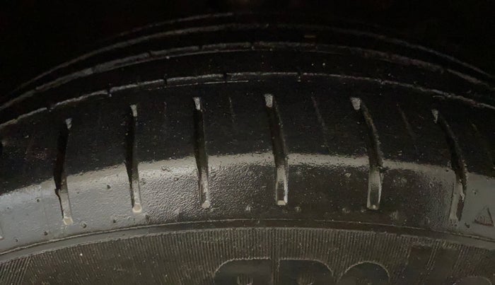 2017 Maruti Baleno ZETA CVT PETROL 1.2, Petrol, Automatic, 93,326 km, Right Front Tyre Tread