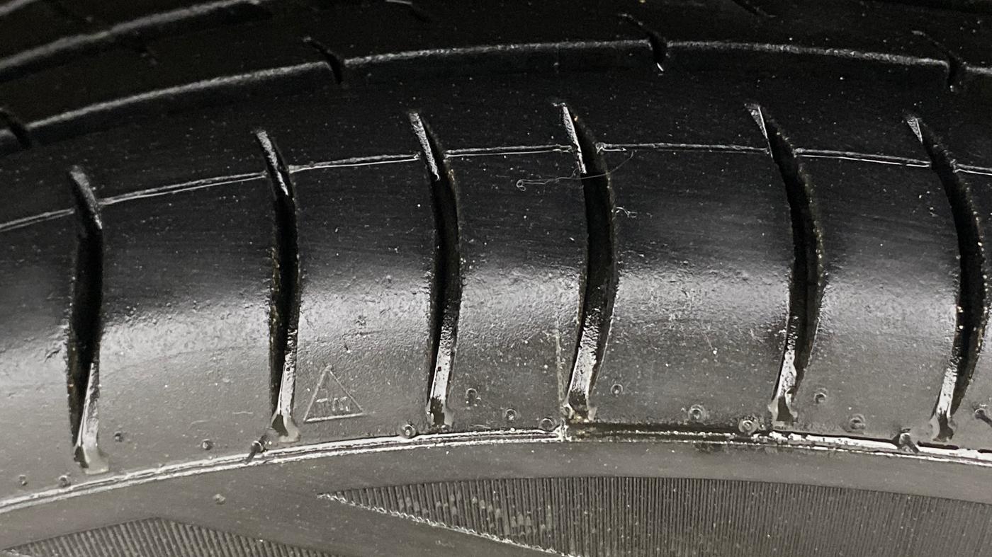 2017 Maruti Wagon R 1.0 VXI AMT, Petrol, Automatic, 31,268 km, Left Rear Tyre Tread