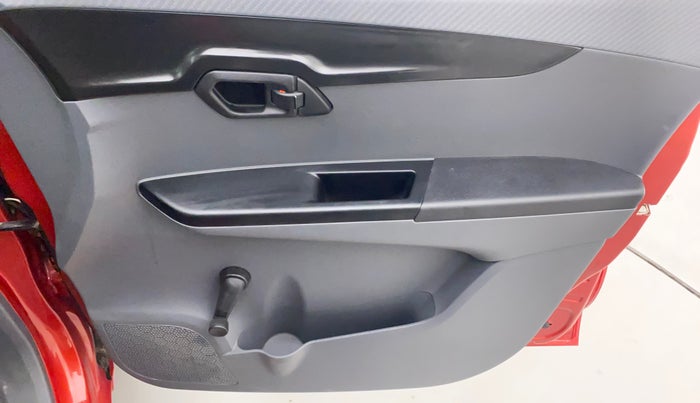 2018 Mahindra KUV 100 NXT K2+ P 6 STR, Petrol, Manual, 14,266 km, Driver Side Door Panels Control