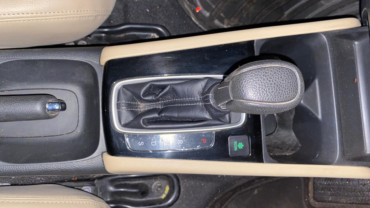 2020 Honda City 1.5L I-VTEC V CVT 5TH GEN, Petrol, Automatic, 32,048 km, Gear Lever