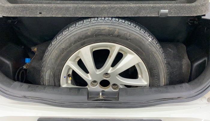 2013 Maruti Swift ZXI, CNG, Manual, 70,041 km, Boot Inside