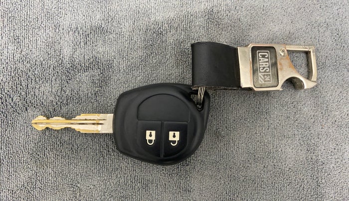 2013 Maruti Swift ZXI, CNG, Manual, 70,041 km, Key Close Up