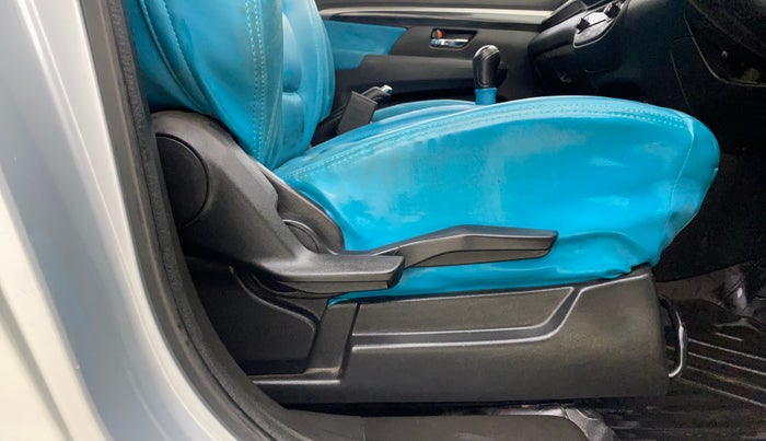 2022 Maruti XL6 ZETA MT, Petrol, Manual, 41,367 km, Driver Side Adjustment Panel