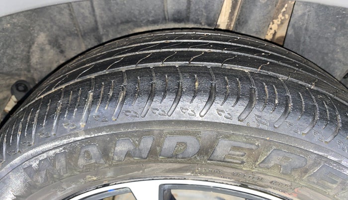2022 Maruti XL6 ZETA MT, Petrol, Manual, 41,367 km, Left Rear Tyre Tread