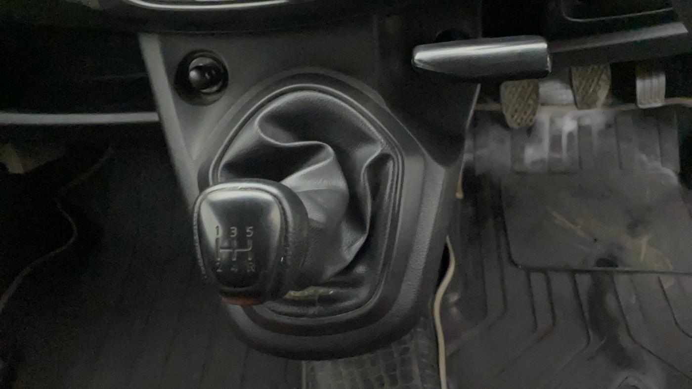 2018 Datsun Go Plus T, Petrol, Manual, 35,803 km, Gear Lever