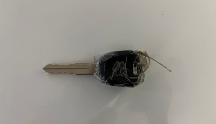 2015 Maruti Wagon R 1.0 VXI, CNG, Manual, 83,196 km, Key Close Up