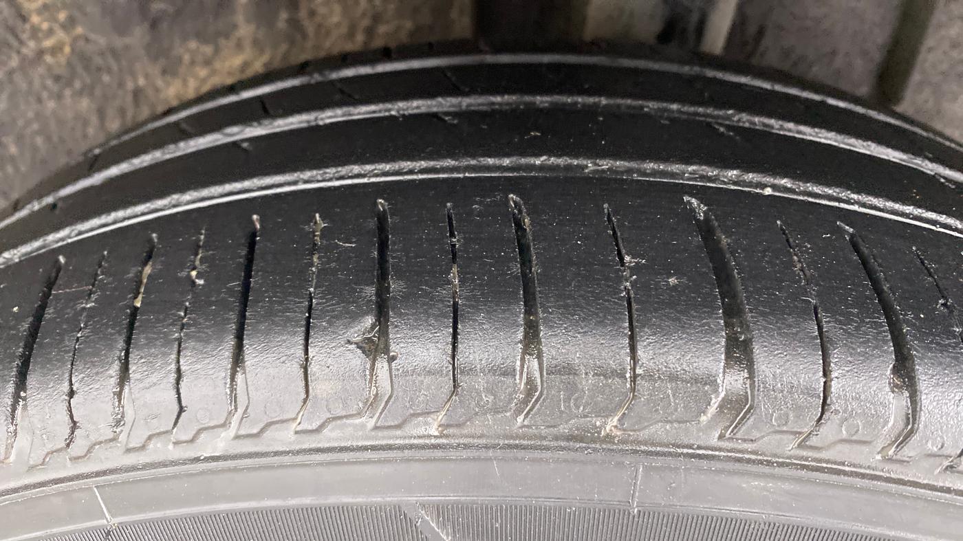 2019 Renault TRIBER 1.0 RXZ, Petrol, Manual, 28,342 km, Left Rear Tyre Tread
