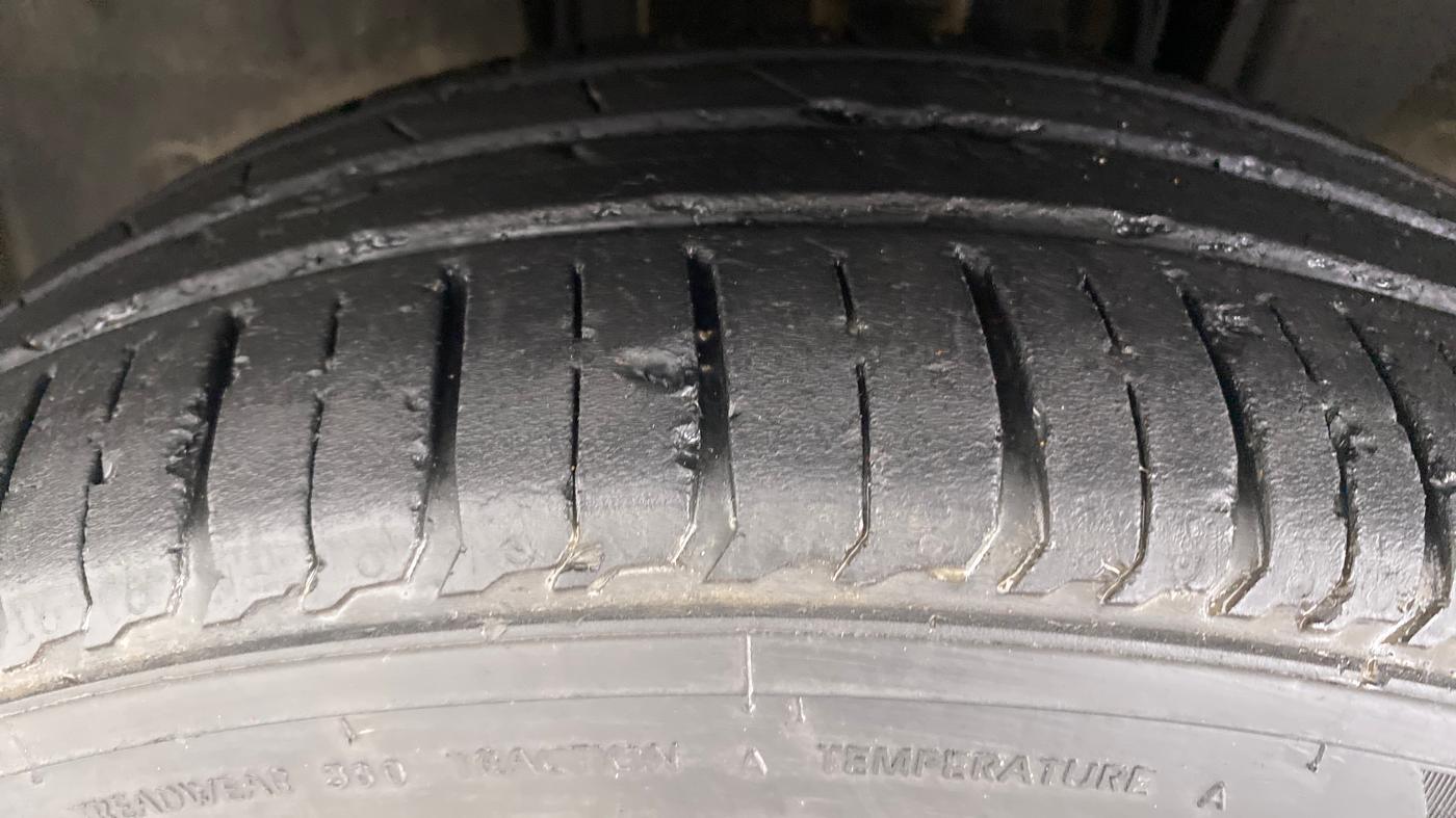 2019 Renault TRIBER 1.0 RXZ, Petrol, Manual, 28,342 km, Left Front Tyre Tread