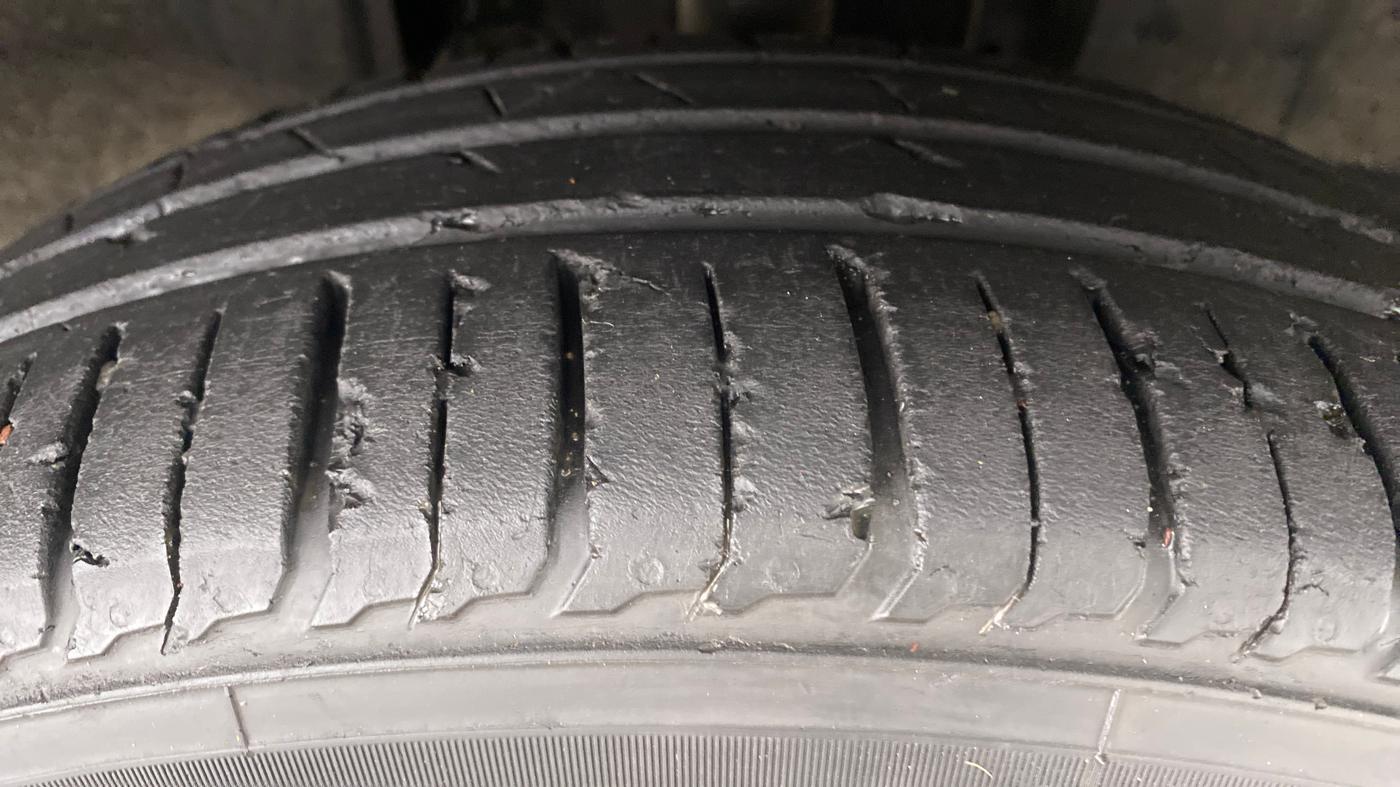 2019 Renault TRIBER 1.0 RXZ, Petrol, Manual, 28,342 km, Right Front Tyre Tread
