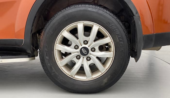 2016 Mahindra XUV500 W10 FWD, Diesel, Manual, 51,351 km, Left Rear Wheel
