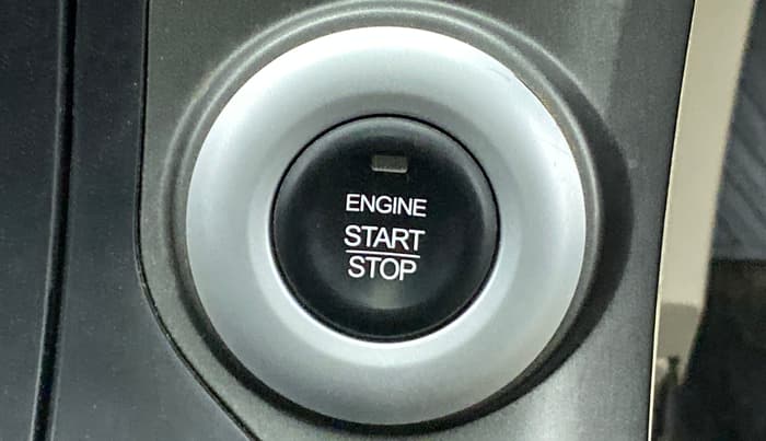 2016 Mahindra XUV500 W10 FWD, Diesel, Manual, 51,351 km, Keyless Start/ Stop Button
