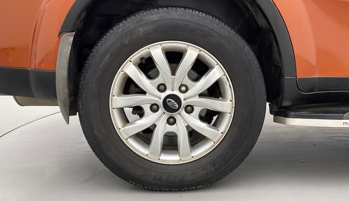2016 Mahindra XUV500 W10 FWD, Diesel, Manual, 51,351 km, Right Rear Wheel