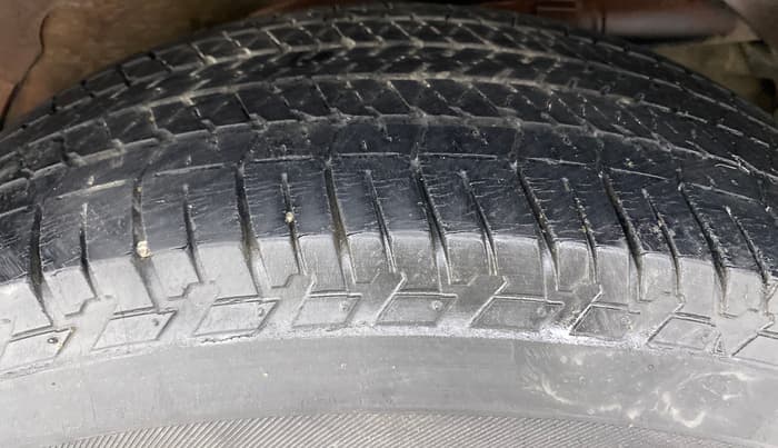 2016 Mahindra XUV500 W10 FWD, Diesel, Manual, 51,351 km, Left Rear Tyre Tread