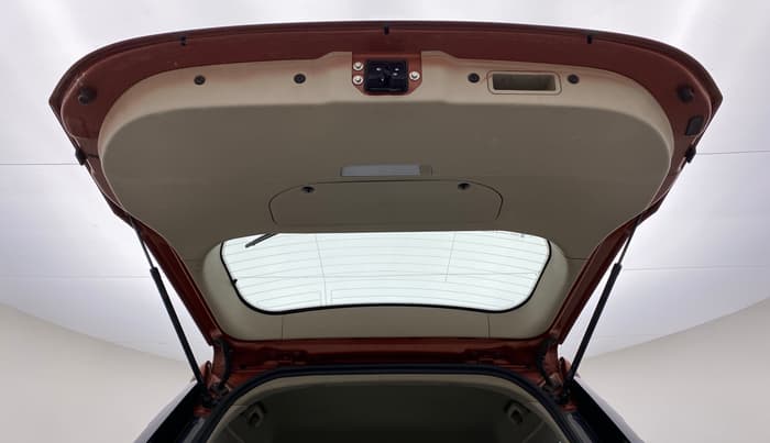 2016 Mahindra XUV500 W10 FWD, Diesel, Manual, 51,351 km, Boot Door Open
