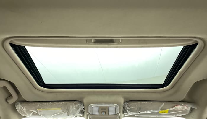 2016 Mahindra XUV500 W10 FWD, Diesel, Manual, 51,351 km, Moonroof/ Sunroof
