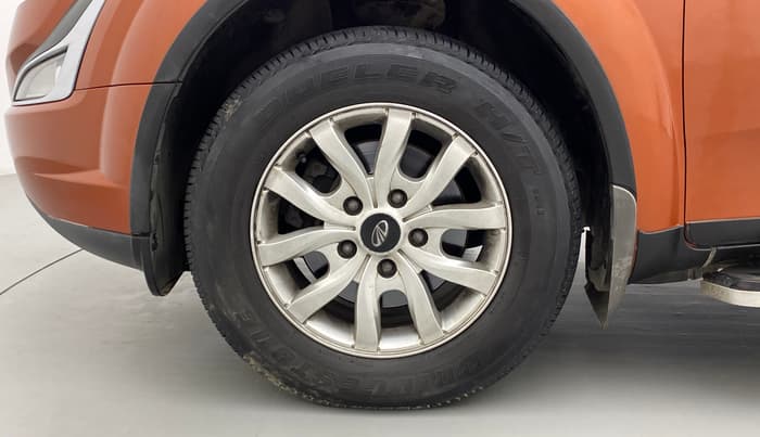 2016 Mahindra XUV500 W10 FWD, Diesel, Manual, 51,351 km, Left Front Wheel