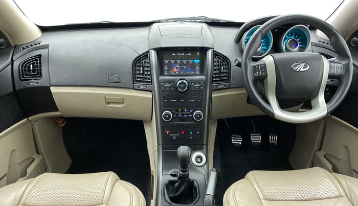 2016 Mahindra XUV500 W10 FWD, Diesel, Manual, 51,351 km, Dashboard