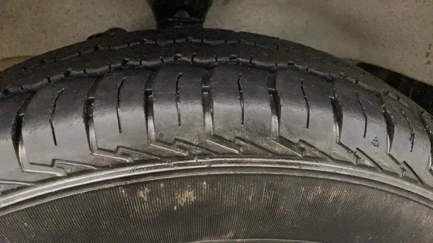2024 Maruti Eeco 7 STR STD 1.2, Petrol, Manual, 9,543 km, Left Front Tyre Tread
