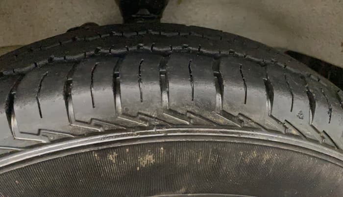 2024 Maruti Eeco 7 STR STD 1.2, Petrol, Manual, 9,543 km, Left Front Tyre Tread