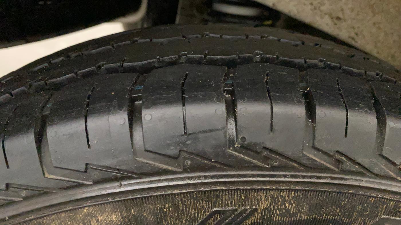 2024 Maruti Eeco 7 STR STD 1.2, Petrol, Manual, 9,543 km, Right Rear Tyre Tread