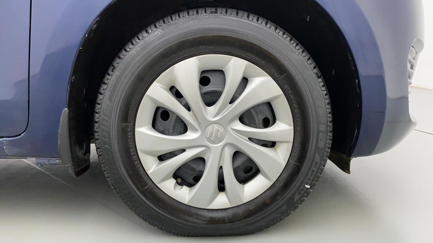2018 Maruti Swift VXI D, Petrol, Manual, 30,069 km, Right Front Wheel