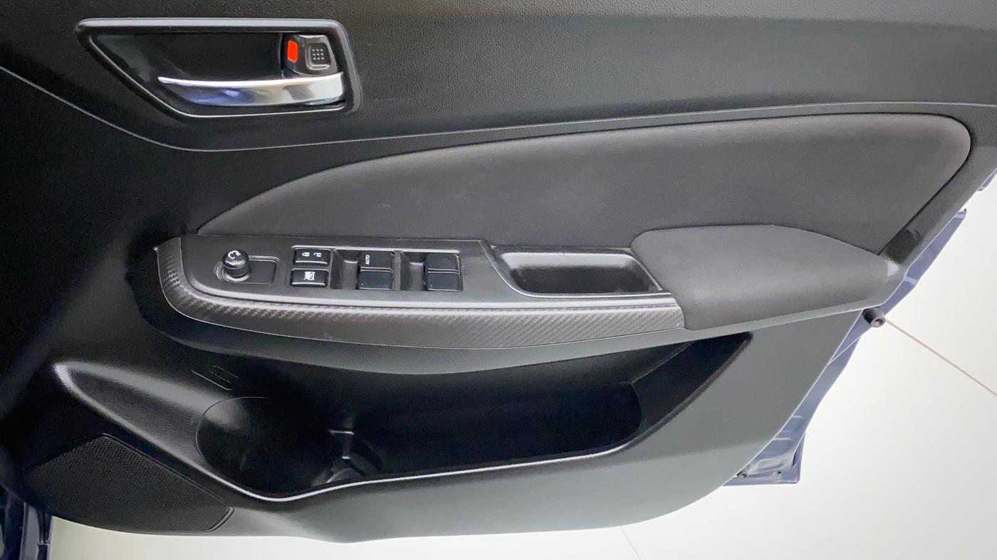 2018 Maruti Swift VXI D, Petrol, Manual, 30,069 km, Driver Side Door Panels Control