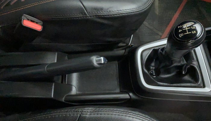 2018 Maruti Swift VXI D, Petrol, Manual, 30,069 km, Gear Lever
