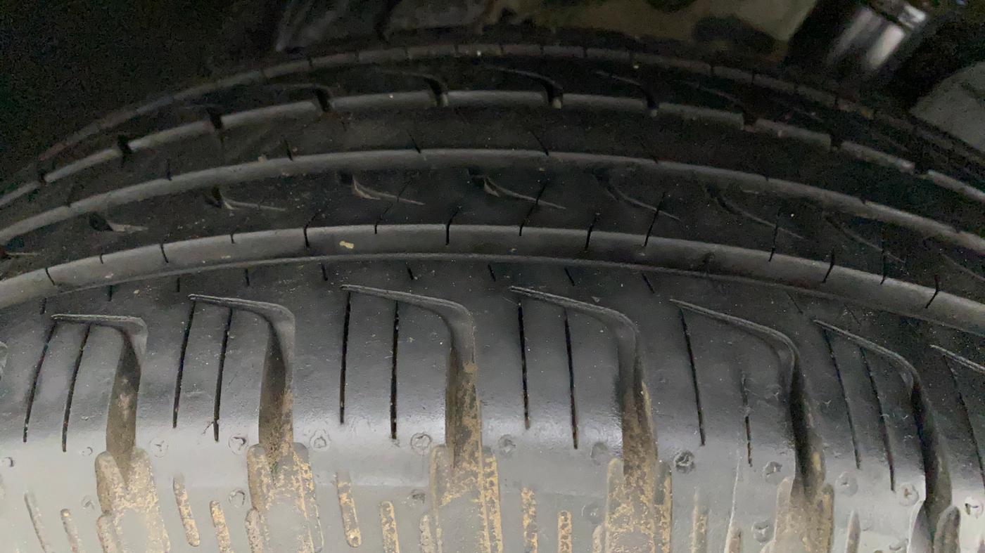 2014 Nissan Terrano XL (P), Petrol, Manual, 56,553 km, Right Front Tyre Tread