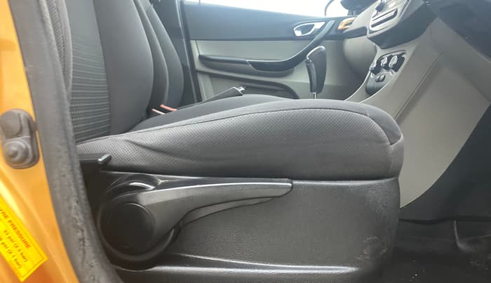 2017 Tata Tiago XZA PETROL, Petrol, Automatic, 59,007 km, Driver Side Adjustment Panel