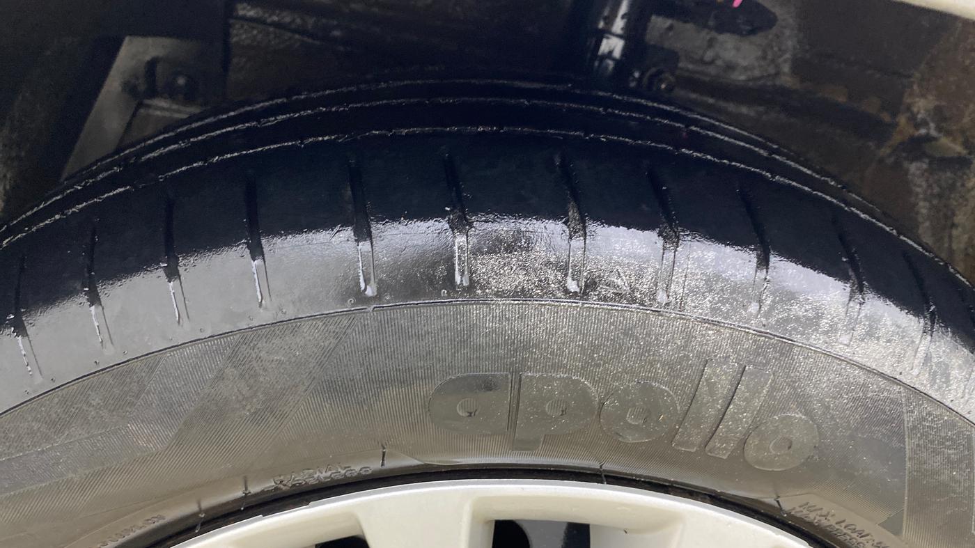 2017 Maruti Ciaz SIGMA DIESEL 1.3, Diesel, Manual, 1,46,842 km, Left Front Tyre Tread