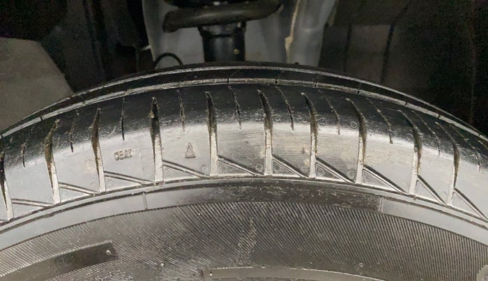 2023 Renault TRIBER RXT, Petrol, Manual, 9,279 km, Right Front Tyre Tread