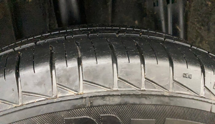 2023 Renault TRIBER RXT, Petrol, Manual, 9,279 km, Right Rear Tyre Tread