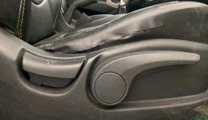 2016 Hyundai Creta S 1.4 DIESEL, Diesel, Manual, 1,12,630 km, Driver Side Adjustment Panel