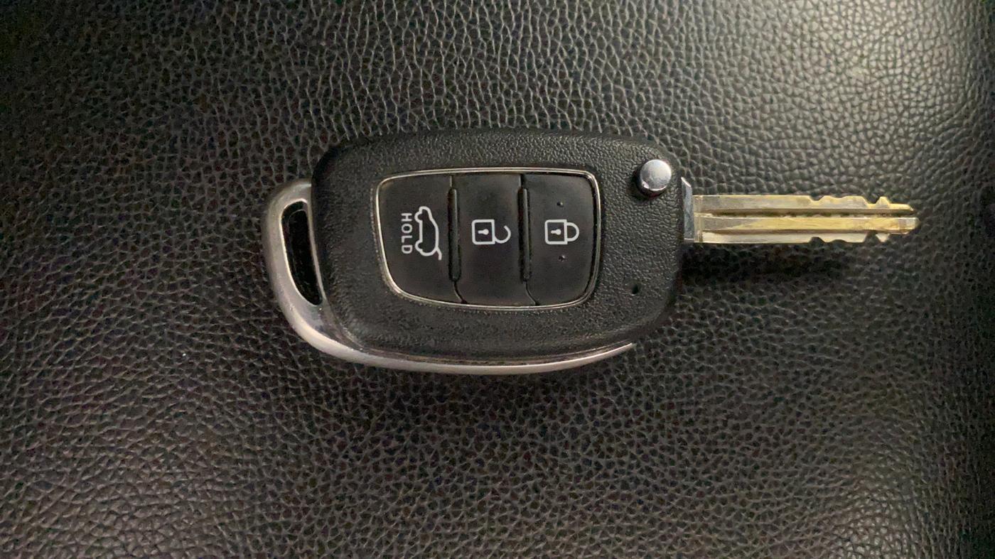 2016 Hyundai Creta S 1.4 DIESEL, Diesel, Manual, 1,12,674 km, Key Close Up