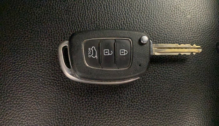 2016 Hyundai Creta S 1.4 DIESEL, Diesel, Manual, 1,12,630 km, Key Close Up