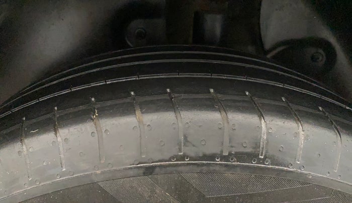 2016 Hyundai Creta S 1.4 DIESEL, Diesel, Manual, 1,12,630 km, Left Rear Tyre Tread