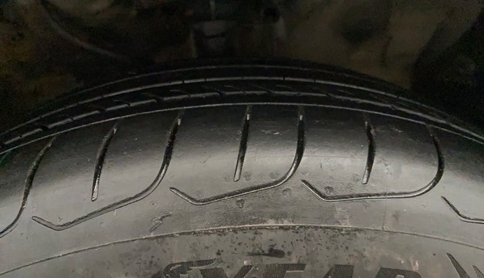 2016 Hyundai Creta S 1.4 DIESEL, Diesel, Manual, 1,12,630 km, Right Front Tyre Tread