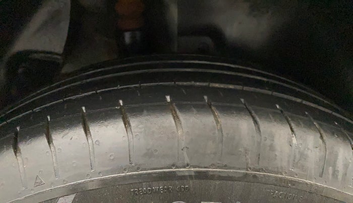 2016 Hyundai Creta S 1.4 DIESEL, Diesel, Manual, 1,12,630 km, Right Rear Tyre Tread