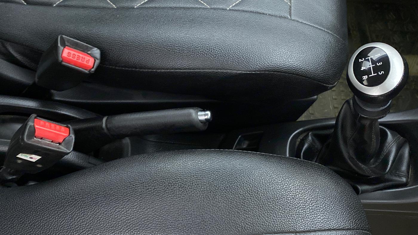 2018 Maruti Wagon R 1.0 VXI, Petrol, Manual, 35,801 km, Gear Lever