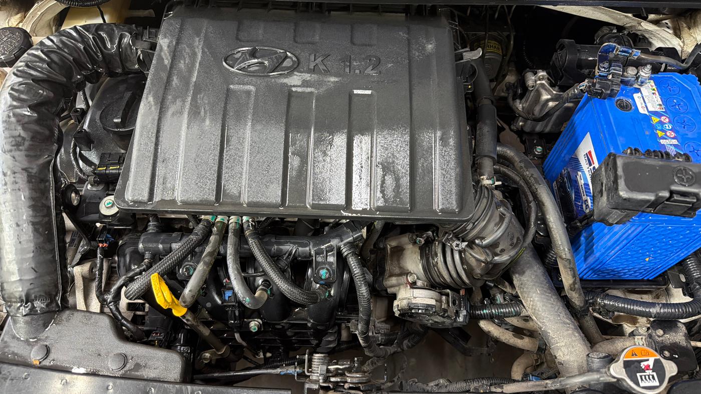 2022 Hyundai AURA S 1.2 CNG, CNG, Manual, 73,026 km, Engine View